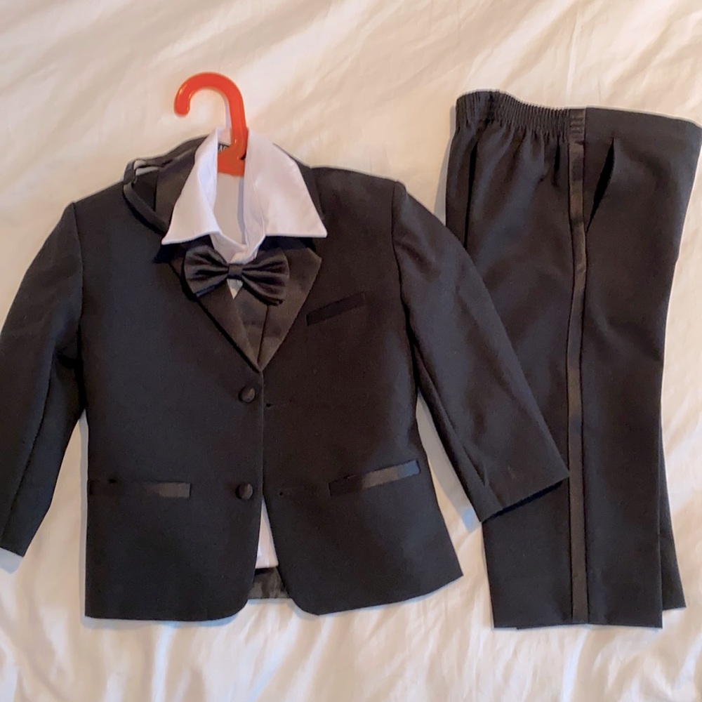 BlackNBianco 4 piece black boys tuxedo suit Size 4